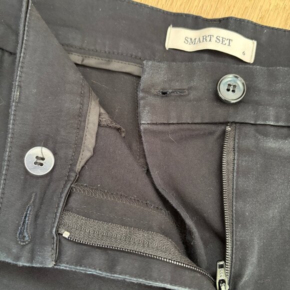 Smart Set Tailored Knee-Length Shorts in Black - Picture 5 of 8